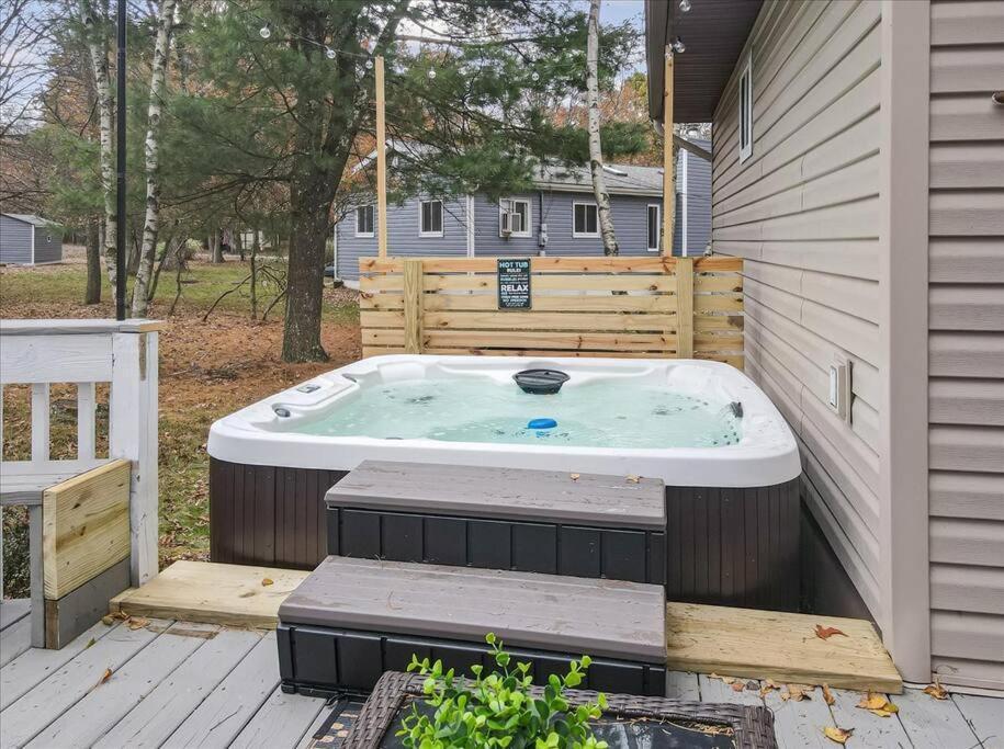 Rustic Modern Retreat In Poconos *